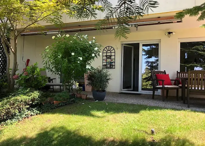 Charmante Wohnung, Mit Sauna Und Garten, Toplage!