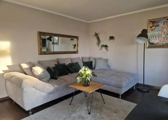 Charmante Wohnung, Mit Sauna Und Garten, Toplage!