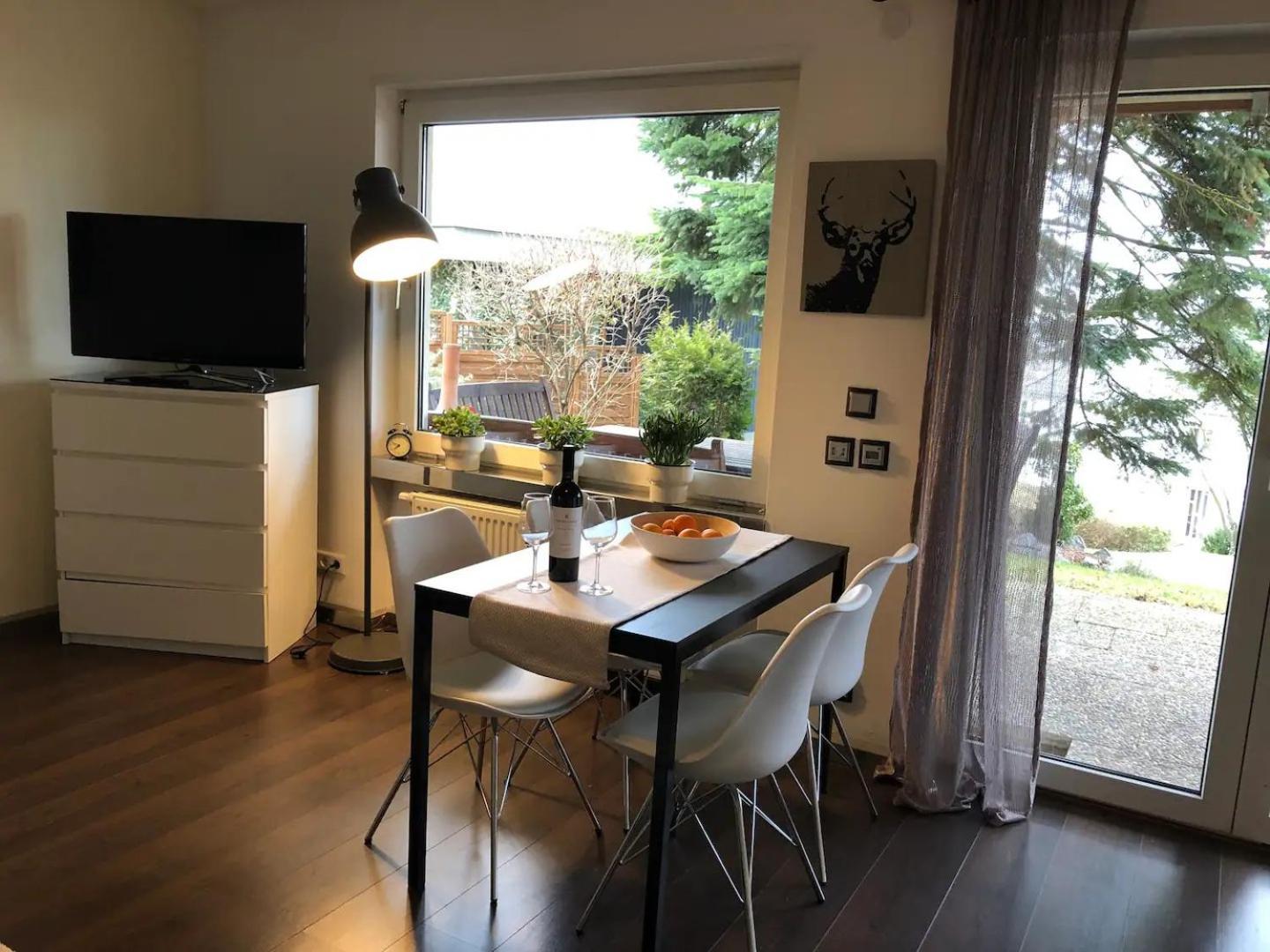 Charmante Wohnung, Mit Sauna Und Garten, Toplage!