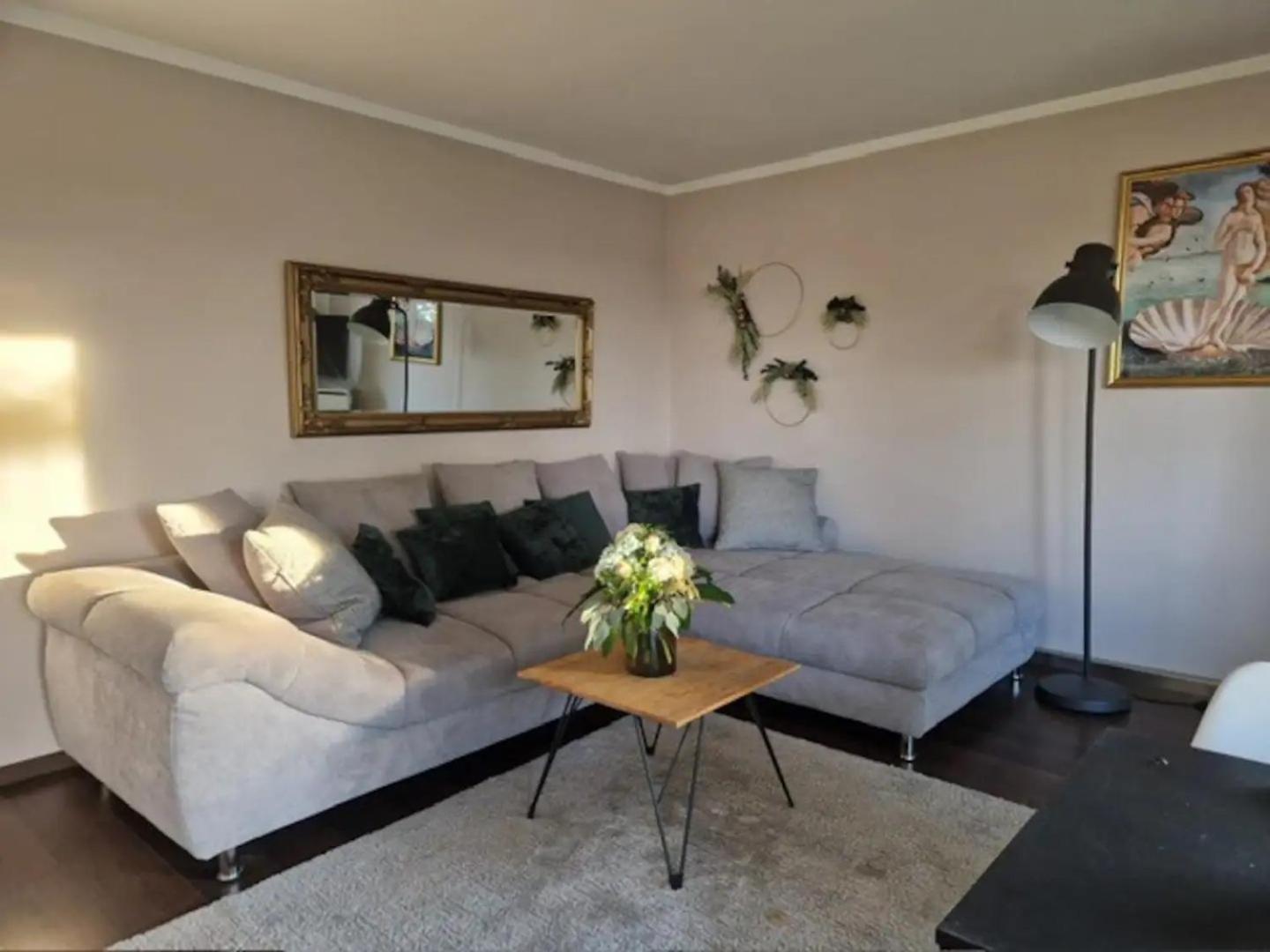 Apartment Charmante Wohnung, Mit Sauna Und Garten, Toplage!